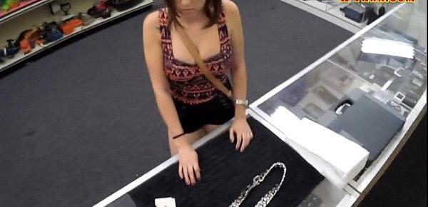  Girl fucks pawn man to pay for her chain she pawned 2 months ago